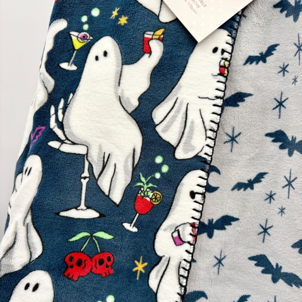 Isaac Mizrahi HALLOWEEN Ghosts Booze Reversible Throw Blanket Spooky Decor Soft